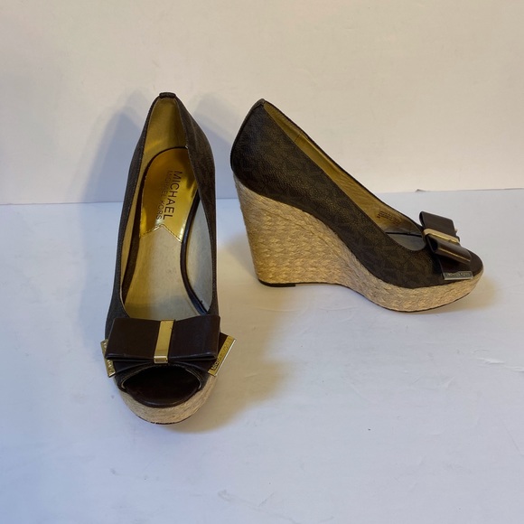 Michael Kors logo peep toe wedge - Picture 6 of 11